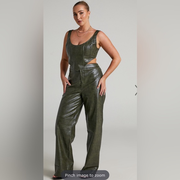 BY DYLN - HIGH WAISTED APOLLO PANTS IN DARK GREEN - Picture 2 of 9